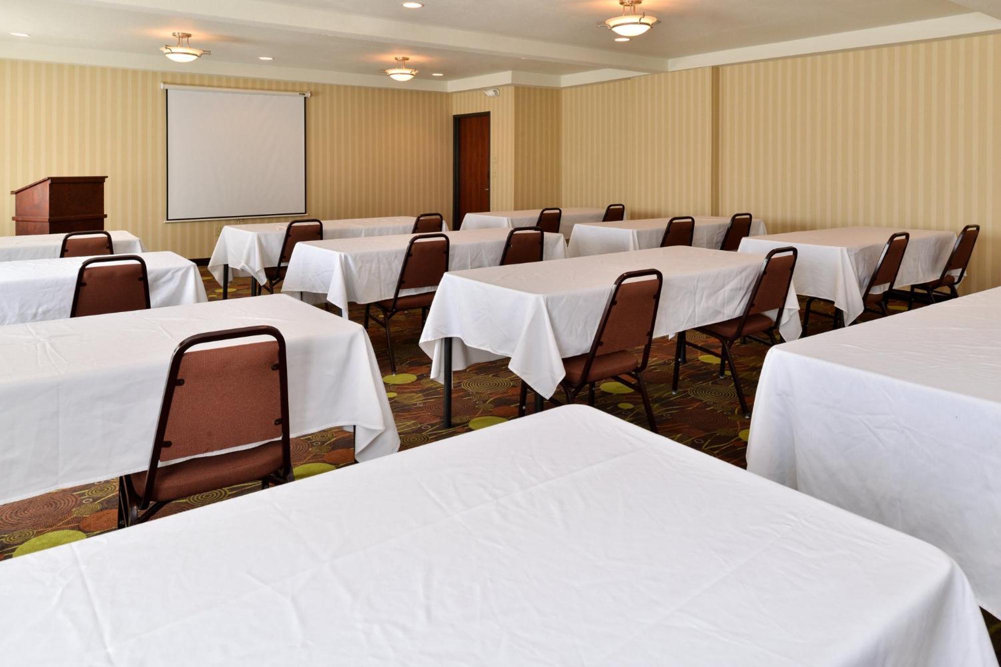 Holiday Inn Express Portland South - Lake Oswego By Ihg Екстериор снимка