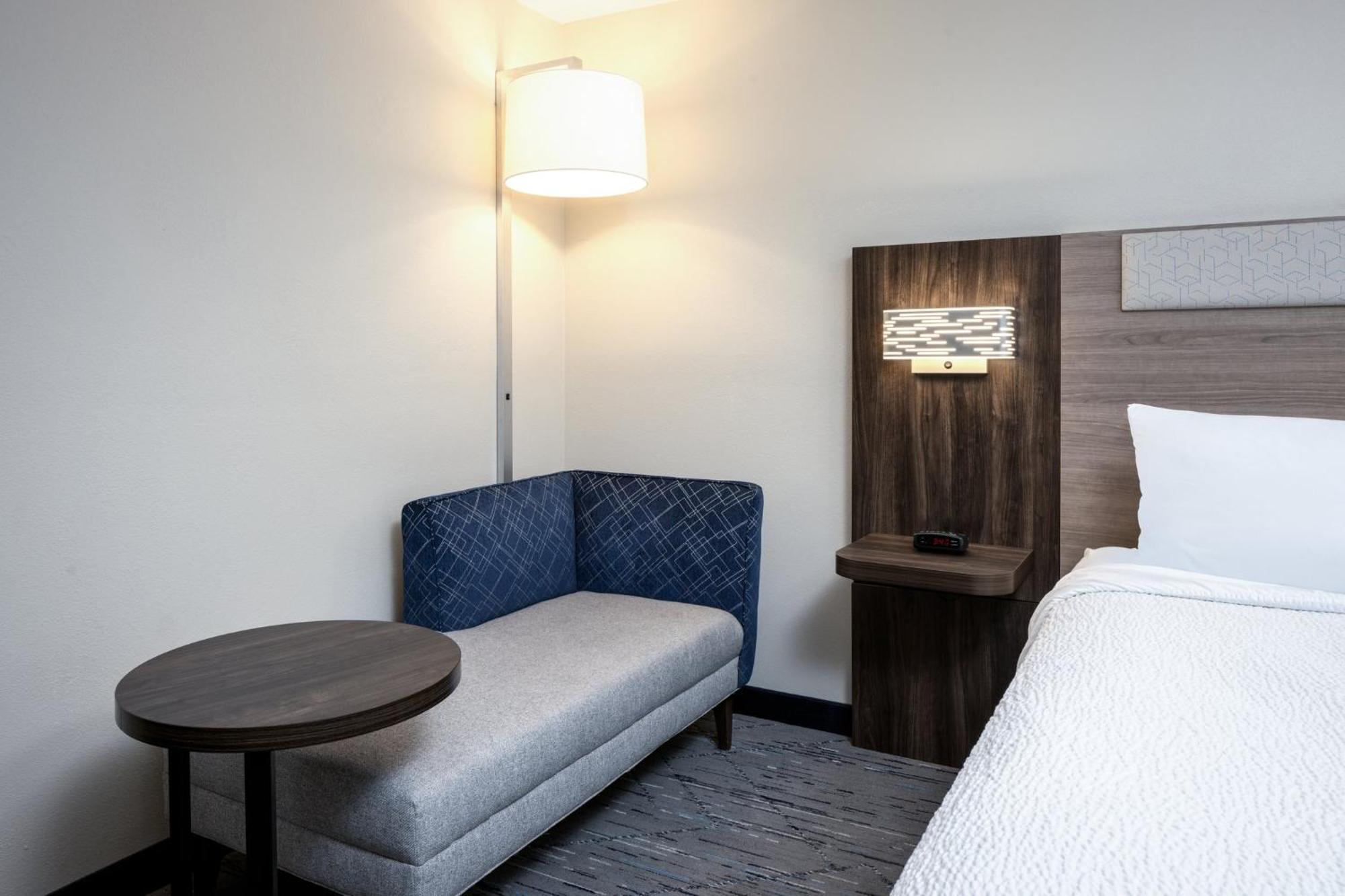 Holiday Inn Express Portland South - Lake Oswego By Ihg Екстериор снимка