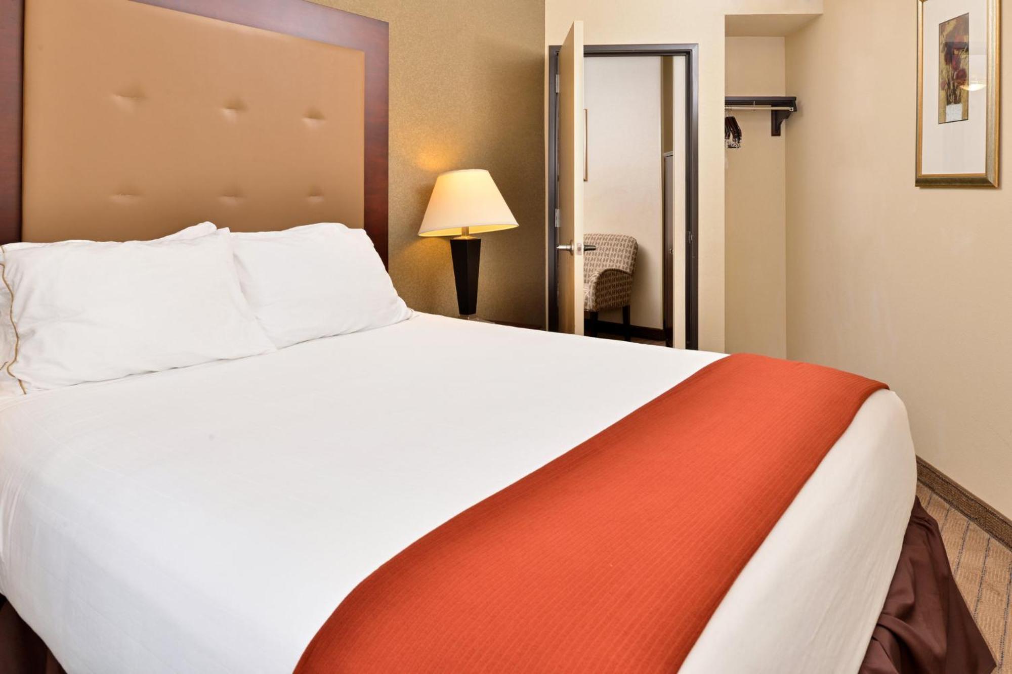 Holiday Inn Express Portland South - Lake Oswego By Ihg Екстериор снимка