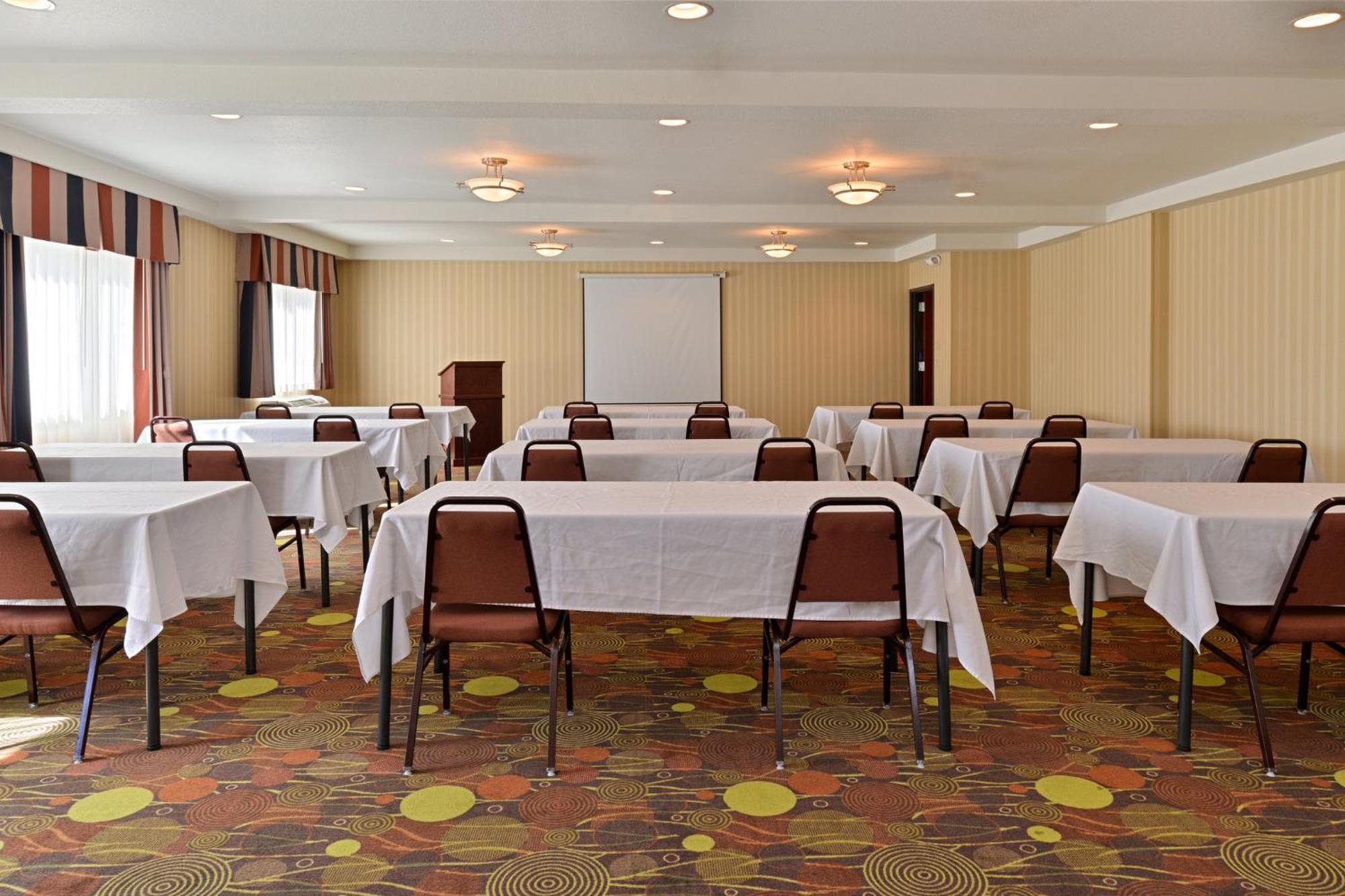 Holiday Inn Express Portland South - Lake Oswego By Ihg Екстериор снимка