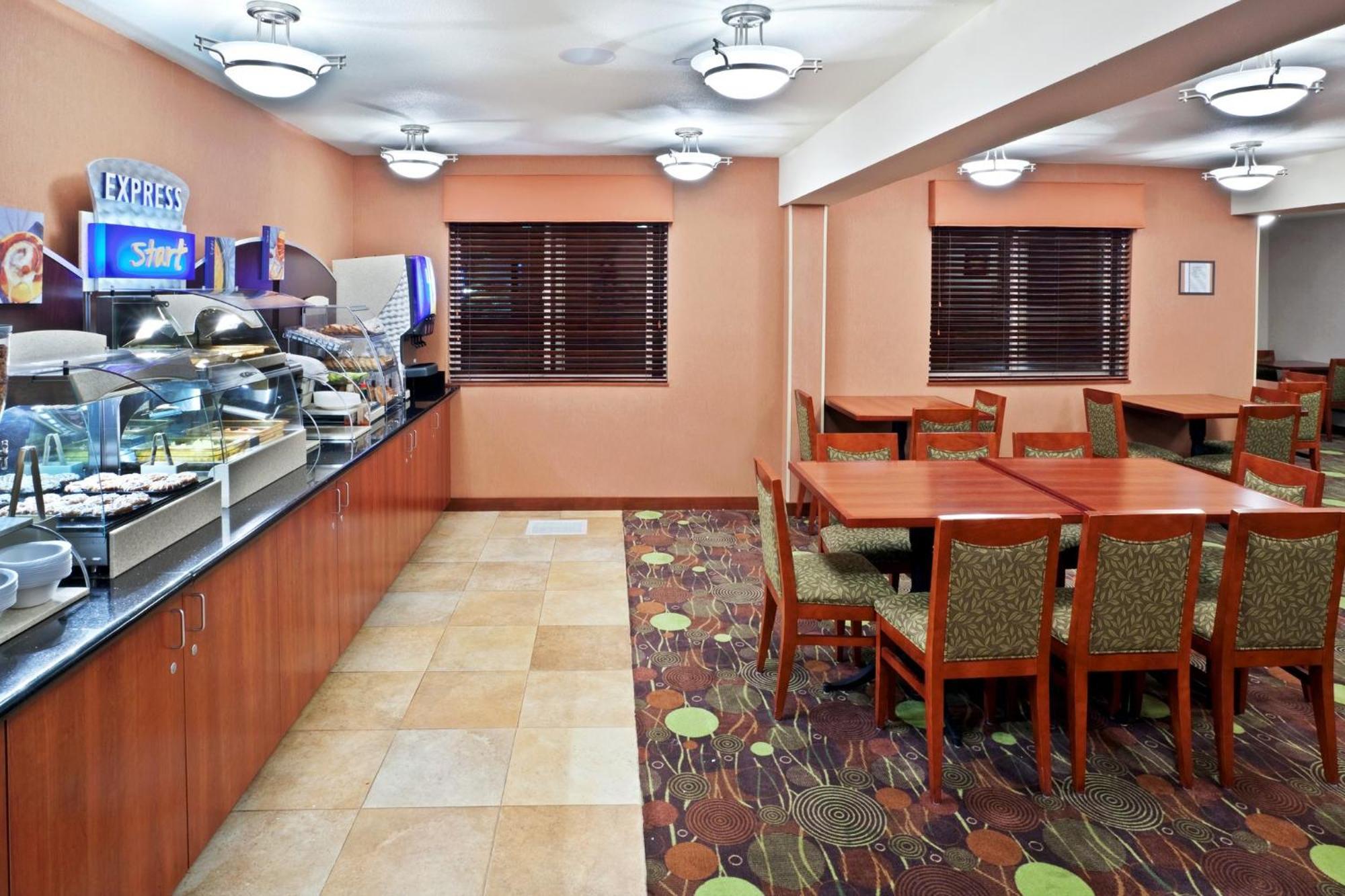 Holiday Inn Express Portland South - Lake Oswego By Ihg Екстериор снимка